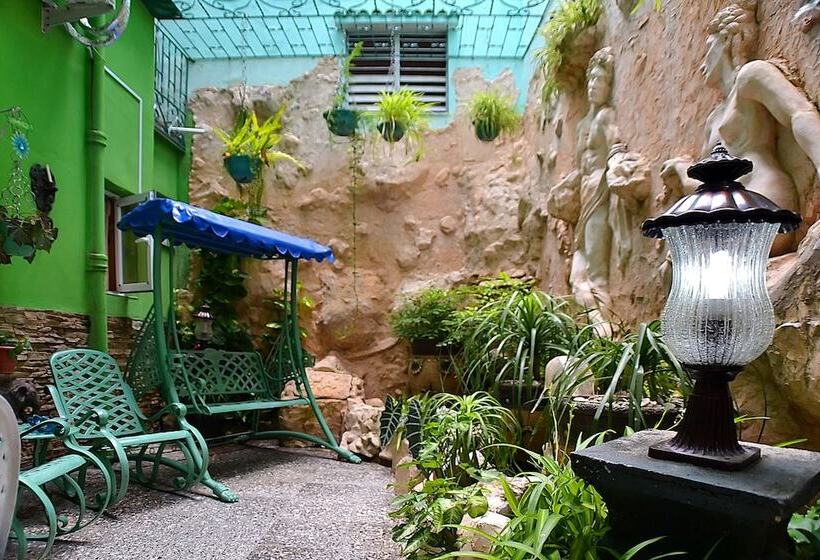 Majatalo Hostal Yakelyn