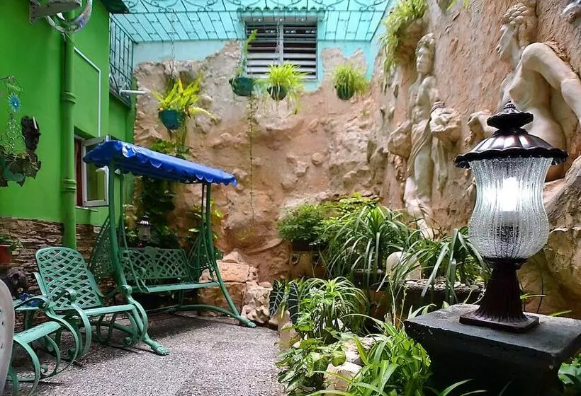 ペンション Hostal Yakelyn