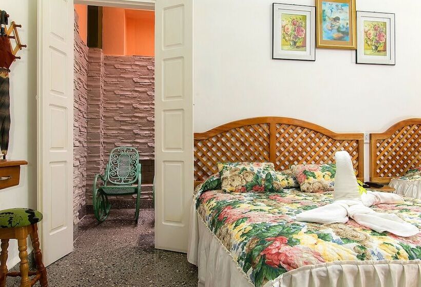 Majatalo Hostal Yakelyn