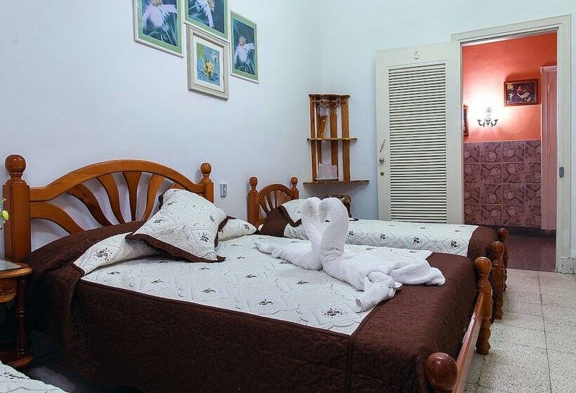 Majatalo Hostal Yakelyn