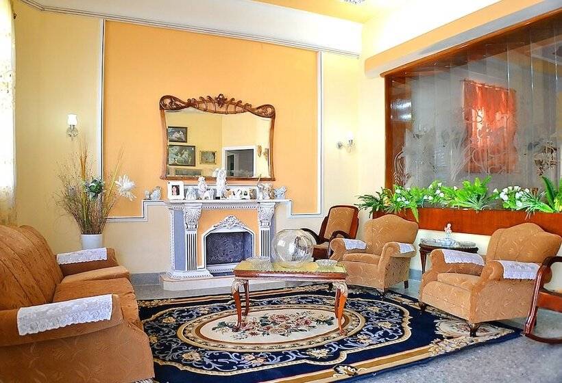 Majatalo Hostal Yakelyn