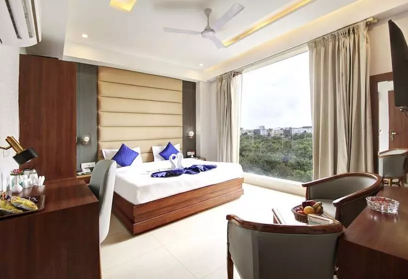 Marks Hotel & Banquet