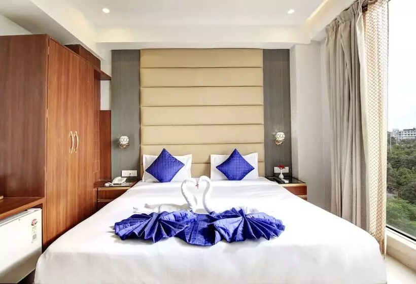Marks Hotel & Banquet