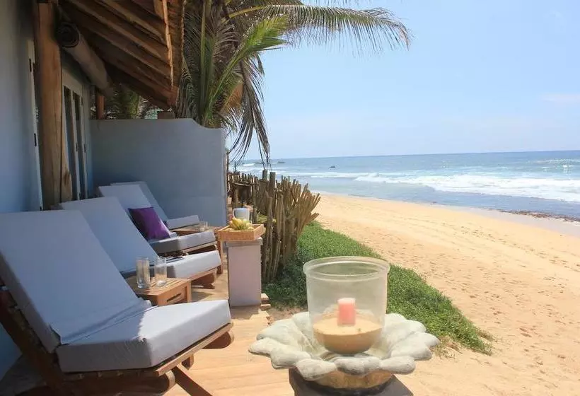 Aamiaismajoitus (B&B) Eka Beach