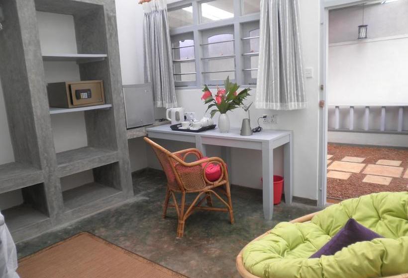 ベッドアンドブレックファースト Eka Beach