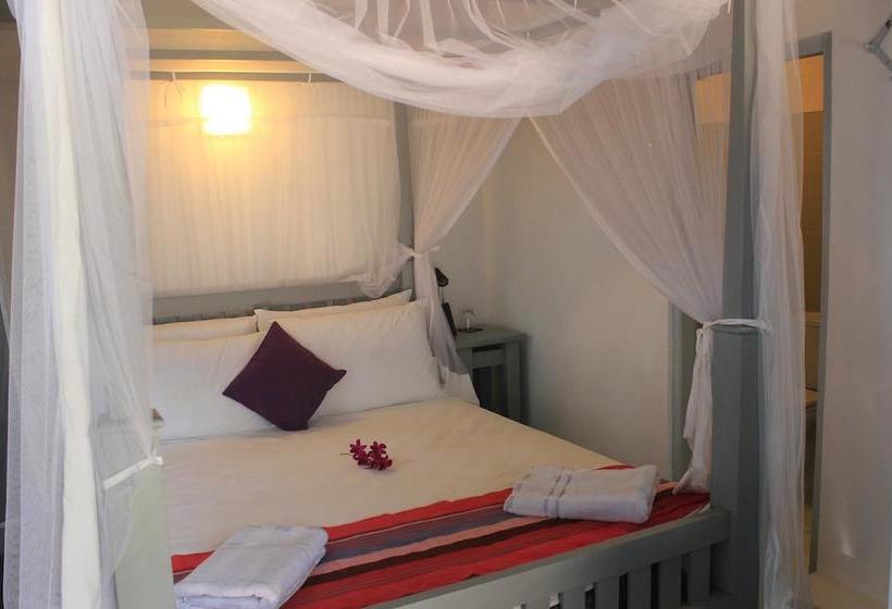 ベッドアンドブレックファースト Eka Beach