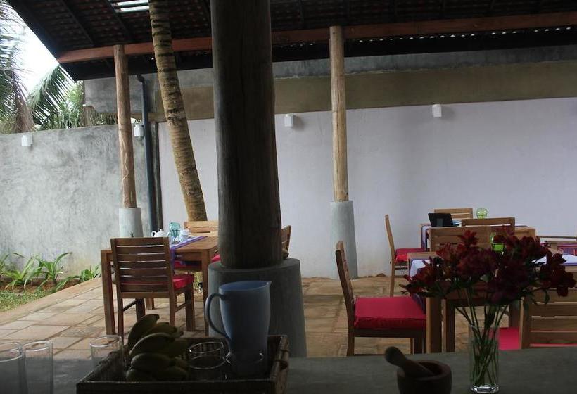 ベッドアンドブレックファースト Eka Beach