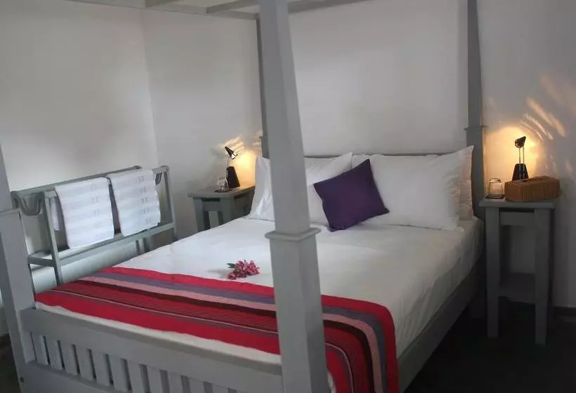 Aamiaismajoitus (B&B) Eka Beach