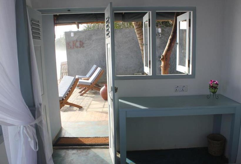 ベッドアンドブレックファースト Eka Beach