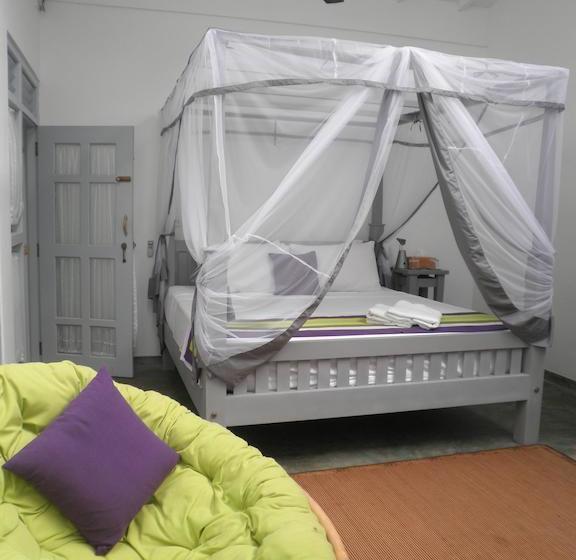 ベッドアンドブレックファースト Eka Beach