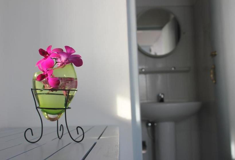 ベッドアンドブレックファースト Eka Beach