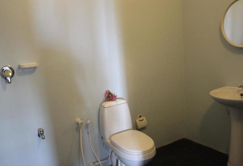 ベッドアンドブレックファースト Eka Beach