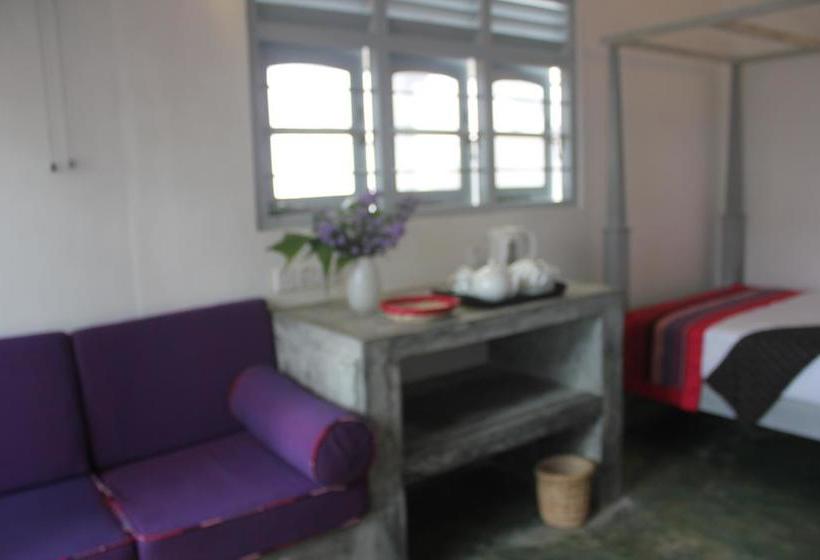 ベッドアンドブレックファースト Eka Beach