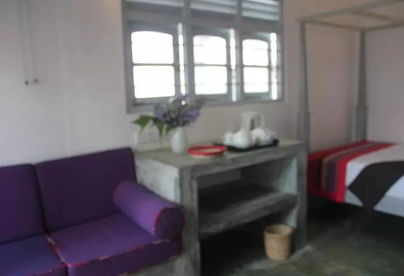 Aamiaismajoitus (B&B) Eka Beach