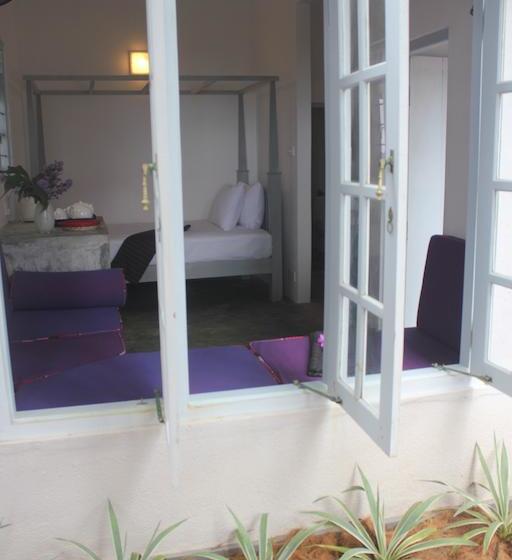 ベッドアンドブレックファースト Eka Beach