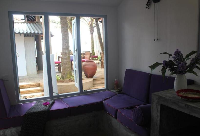 ベッドアンドブレックファースト Eka Beach