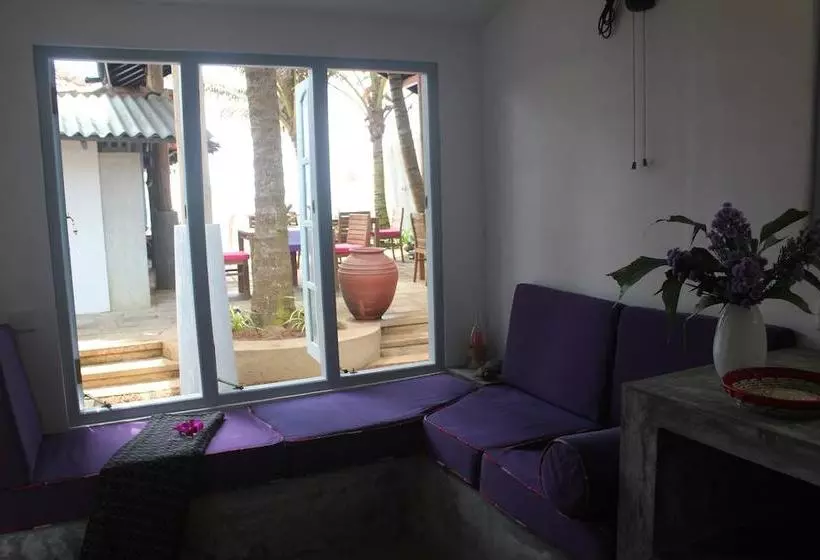 Aamiaismajoitus (B&B) Eka Beach