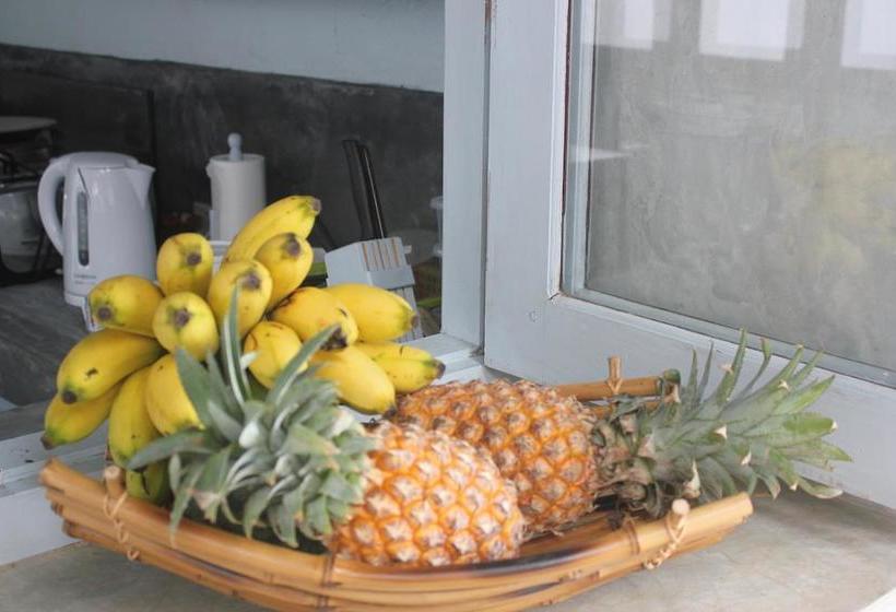 ベッドアンドブレックファースト Eka Beach