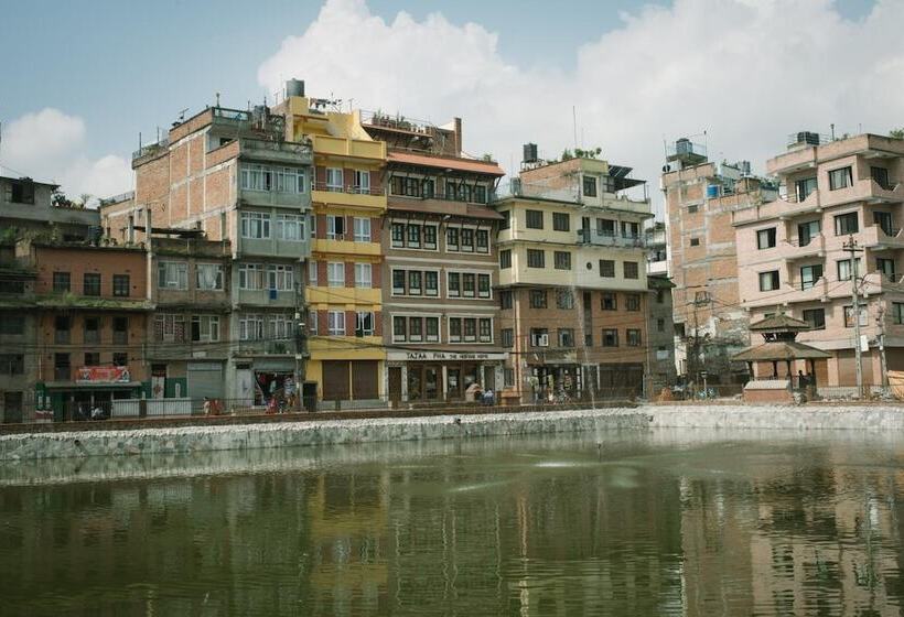 تختخواب و صبحانه Tajaa Pha The Heritage Home