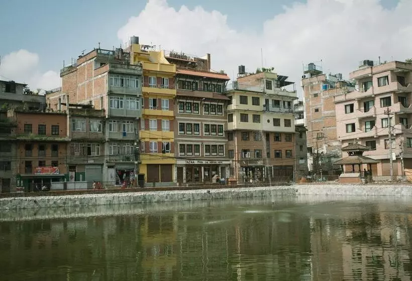 تختخواب و صبحانه Tajaa Pha The Heritage Home