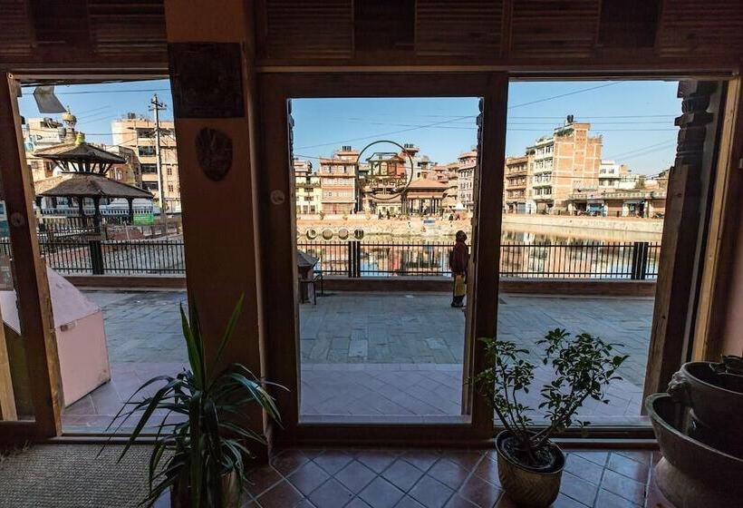 تختخواب و صبحانه Tajaa Pha The Heritage Home