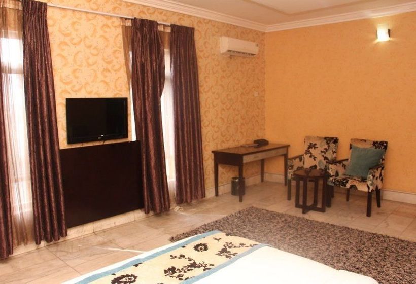 Emirates International Hotel & Suites