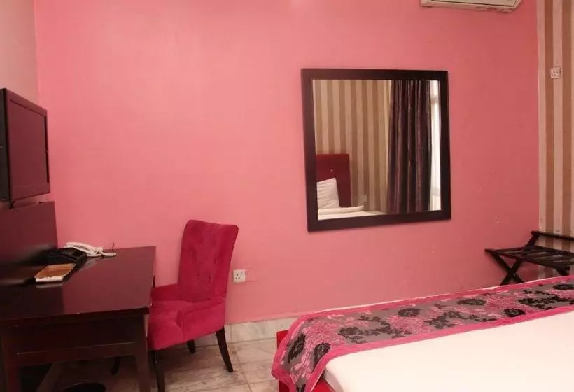 Emirates International Hotel & Suites