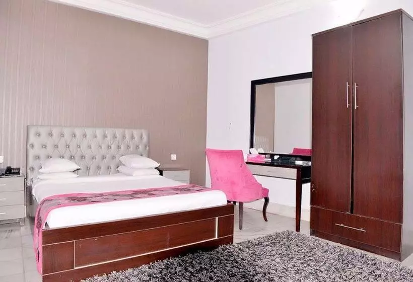 Emirates International Hotel & Suites