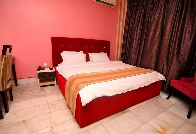 Emirates International Hotel & Suites
