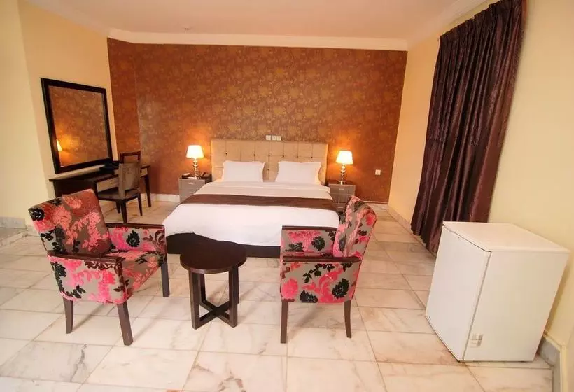 Emirates International Hotel & Suites
