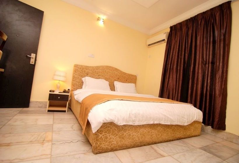 Emirates International Hotel & Suites