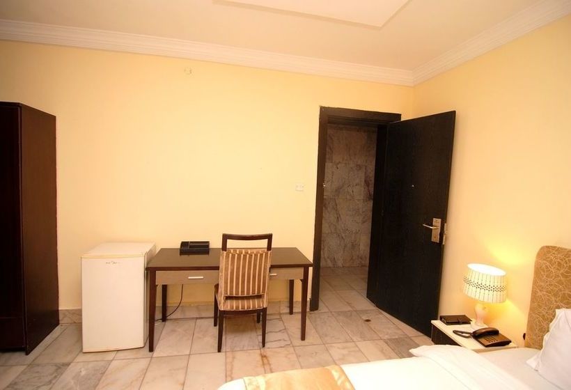 Emirates International Hotel & Suites