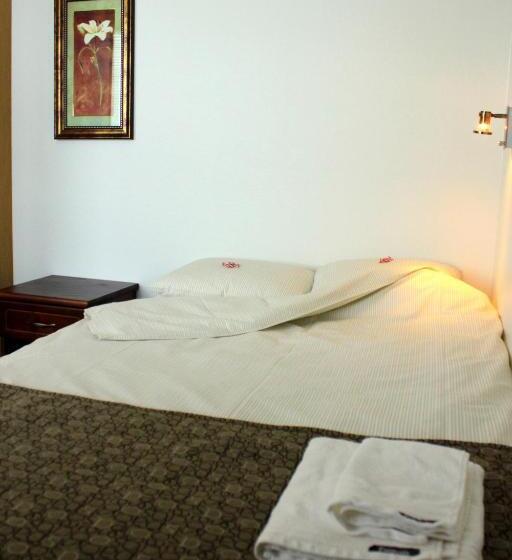 בית מלון כפרי Alvariini