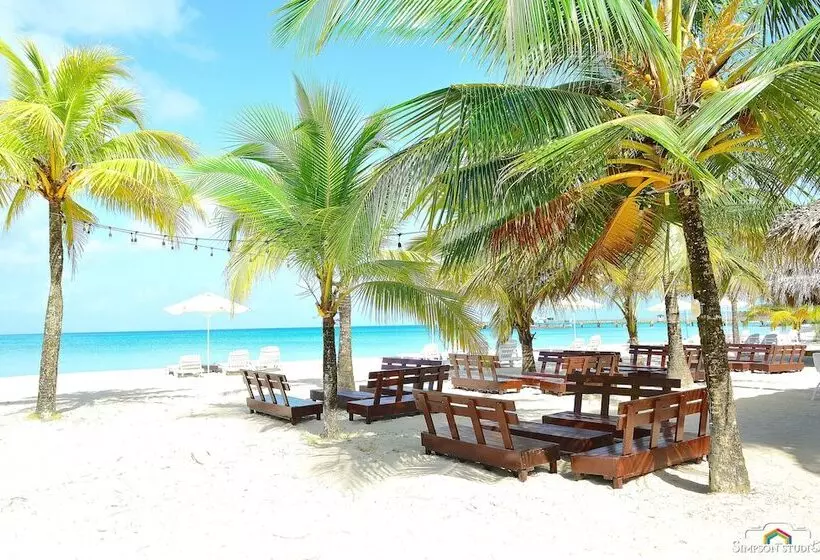 ホテル Arenas Beach