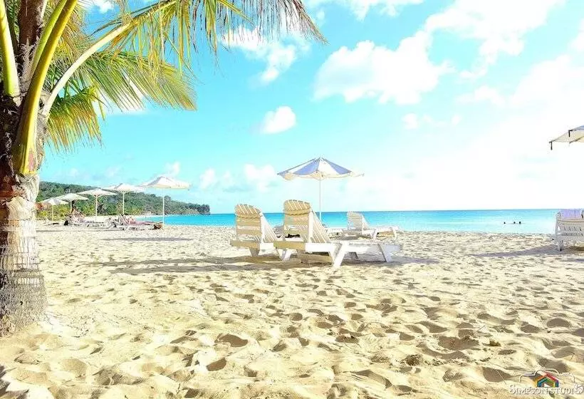ホテル Arenas Beach