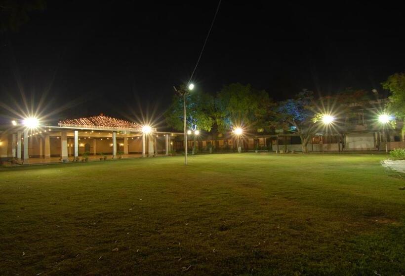 ホテル Chanakya Bnr