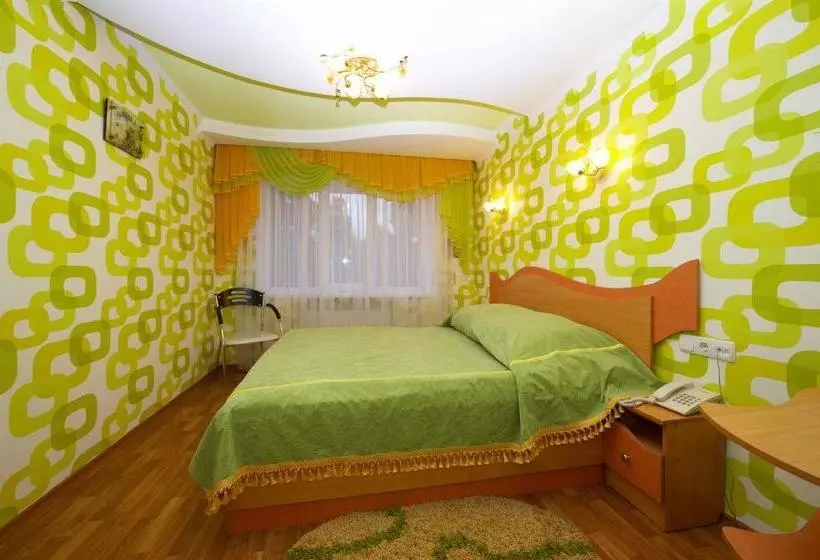 ホテル Dniprovski Zori