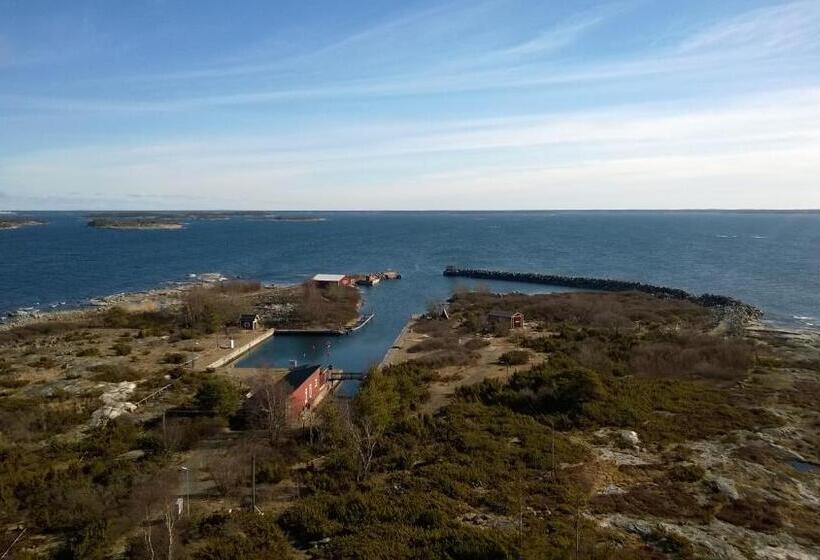 בית מלון כפרי Kylmäpihlaja Lighthouse