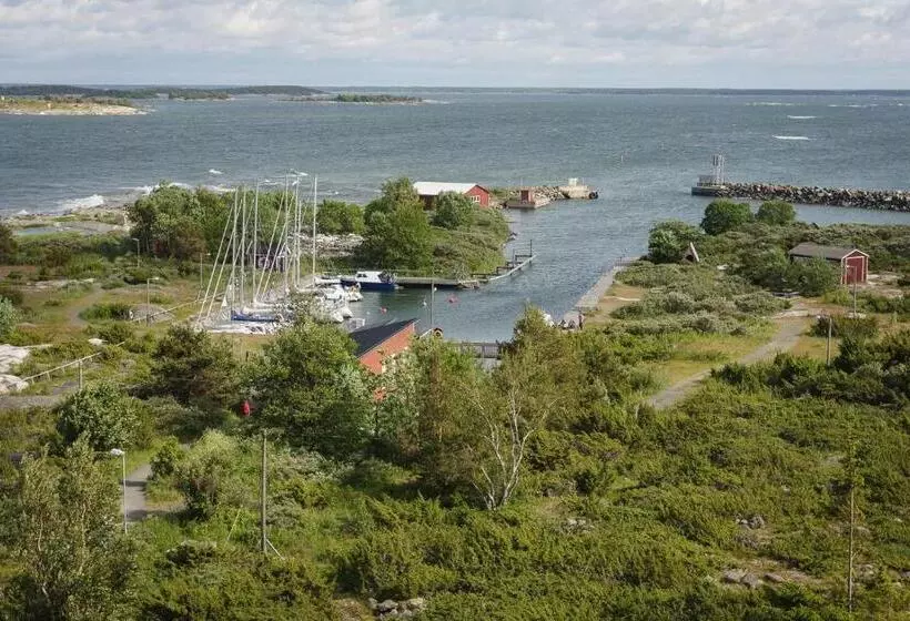 Hotelli Kylmäpihlaja Lighthouse
