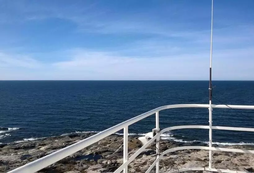 Hotelli Kylmäpihlaja Lighthouse