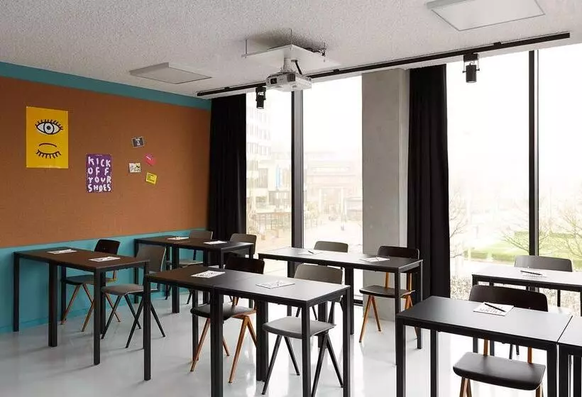 هتل The Social Hub Eindhoven