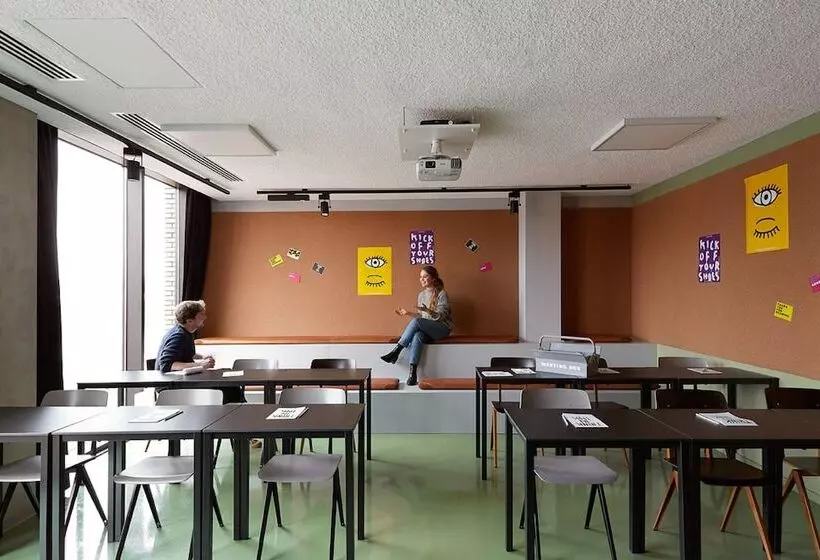 هتل The Social Hub Eindhoven