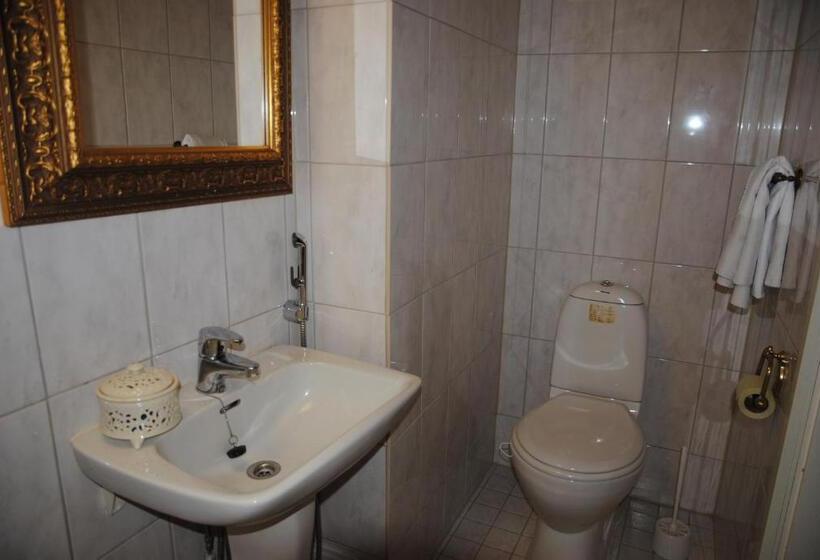 هتل Villa Antonius