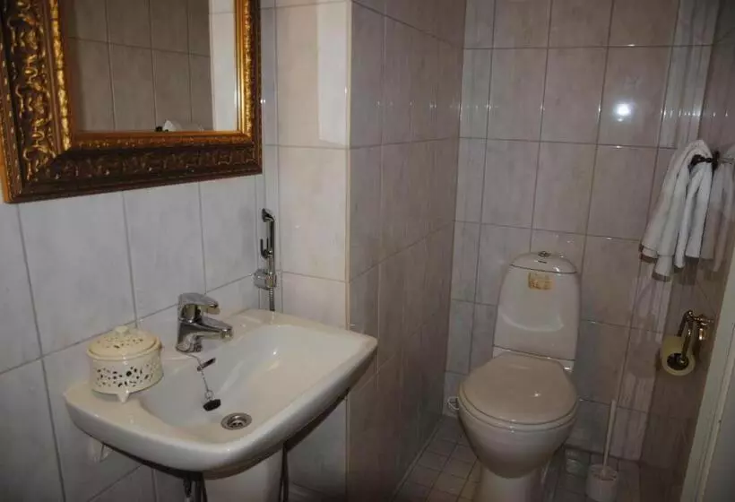 هتل Villa Antonius