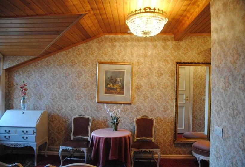 هتل Villa Antonius