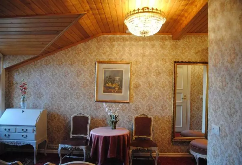 هتل Villa Antonius