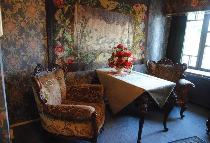 هتل Villa Antonius