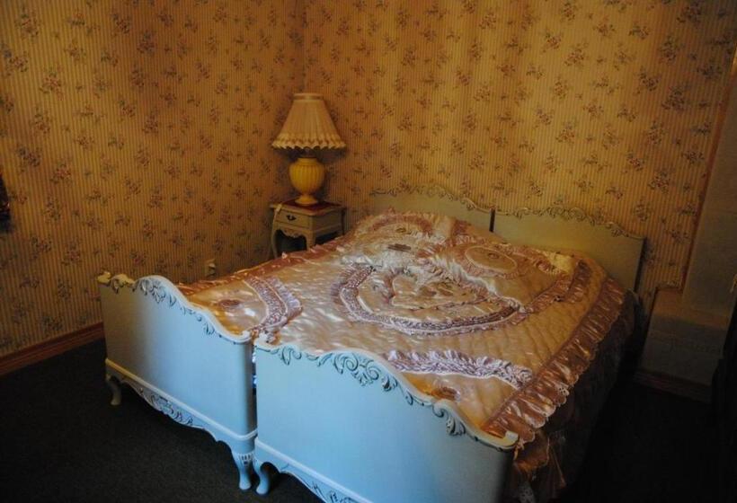 هتل Villa Antonius