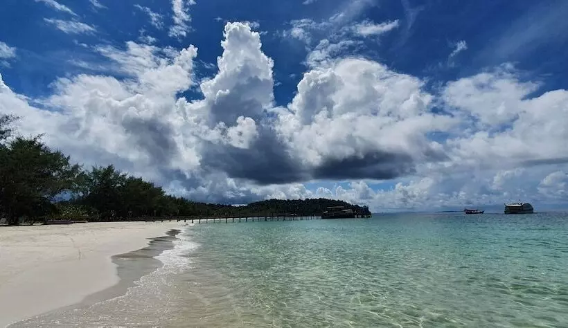 Long Set Resort