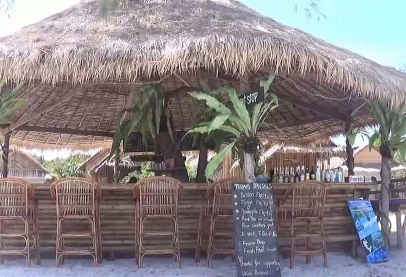 استراحتگاه Tree Bar Hostel